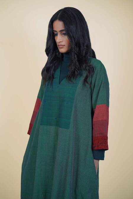 Mantra Green Handloom Cotton, Maheshwari Embroidery, Patchwork Thread Yoke Dress Online at Aza Fashions Mantra_Green Handloom Cotton, Maheshwari Embroidery, Patchwork Thread Yoke Dress _Online_at_Aza_Fashions