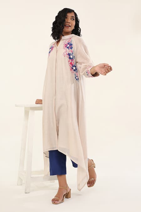 ORIGANI Iris Bloom Applique Asymmetric Kurta With Pant 