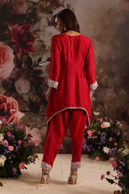 Saniya Sharma Floral Yoke Embroidered Kurta & Tulip Pant Set 