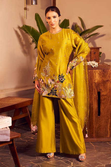 Swish By Dolcy And Simran Priya Nature Embroidered Kurta Flared Pant Set 