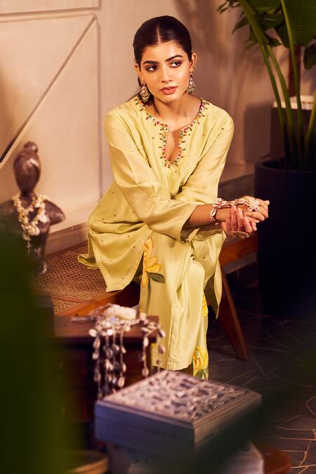 Buy Swish By Dolcy And Simran Yellow Chanderi, Linen Sequins, Beads Lali Floral Handpainted Kurta With Pant Online at Aza Fashions Buy_Swish By Dolcy And Simran_Yellow Chanderi, Linen Sequins, Beads Lali Floral Handpainted Kurta With Pant _Online_at_Aza_Fashions