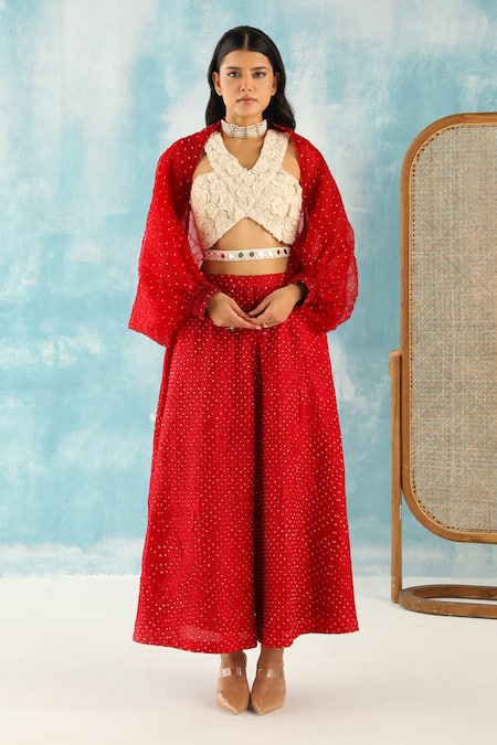 Shop Twenty Nine Off White Silk Mirrors, Embroidery Halter Neck Floral Embellished Bandeau Top at Aza Fashions Shop_Twenty Nine_Off White Silk Mirrors, Embroidery Halter Neck Floral Embellished Bandeau Top _at_Aza_Fashions