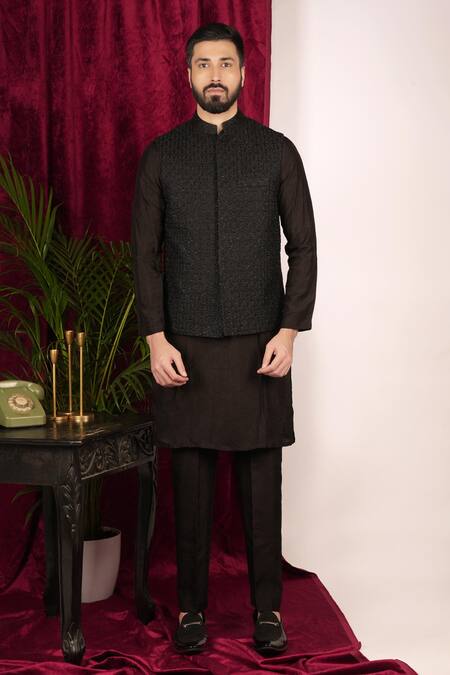 Buy_Sven Suits_Black Silk Beads, Embroidery Floral Vine Sherwani Set 