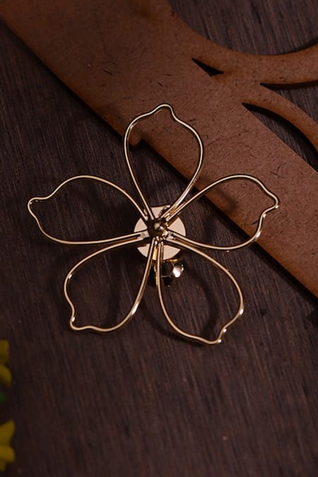 Shop Dugran By Dugristyle Gold Plated Kamal Earcuff Earring-single Pc at Aza Fashions Shop_Dugran By Dugristyle_Gold Plated Kamal Earcuff Earring-single Pc _at_Aza_Fashions