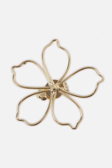 Dugran By Dugristyle Gold Plated Kamal Earcuff Earring-single Pc Online at Aza Fashions Dugran By Dugristyle_Gold Plated Kamal Earcuff Earring-single Pc _Online_at_Aza_Fashions