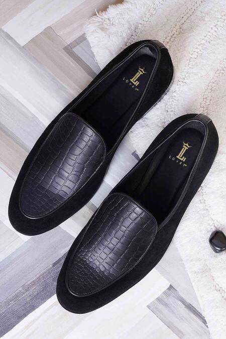 Lovey_Black Harley Crocodile Skin Textured Shoes _Online_at_Aza_Fashions
