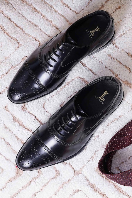 Lovey_Black Brogue Lace Up Shoes _Online_at_Aza_Fashions