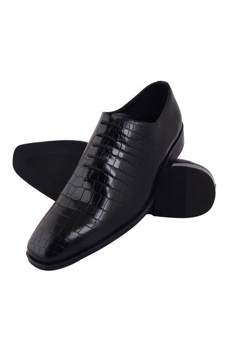 Lovey_Black Franco Textured Pattern Shoes _at_Aza_Fashions