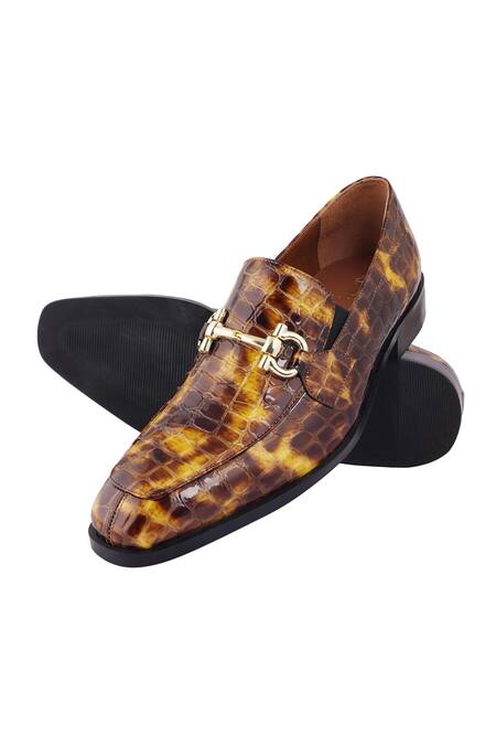 Shop_Lovey_Brown Nathan Textured Pattern Slip On Shoes 