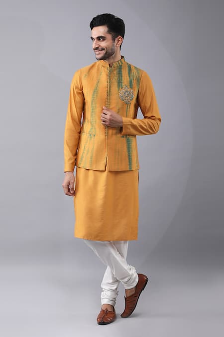 Manish Nagdeo Embroidered Bundi Kurta Set 