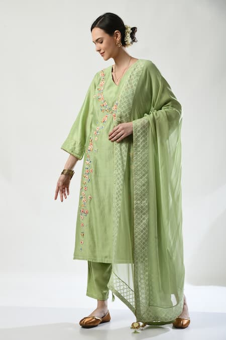 5cross Ajit Kumar Green Chanderi, Georgette, Cotton Satin Dori Embroidered Floral Kurta Pant Set 
