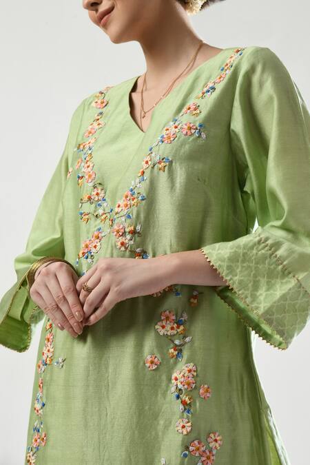 5cross Ajit Kumar Green Chanderi, Georgette, Cotton Satin Dori Embroidered Floral Kurta Pant Set at Aza Fashions 5cross Ajit Kumar_Green Chanderi, Georgette, Cotton Satin Dori Embroidered Floral Kurta Pant Set _at_Aza_Fashions