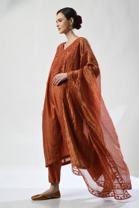 Buy_5cross Ajit Kumar_Brown Chanderi, Cotton Satin, Tissue Embroidery, Sequins Dori Kurta Pant Set _Online_at_Aza_Fashions