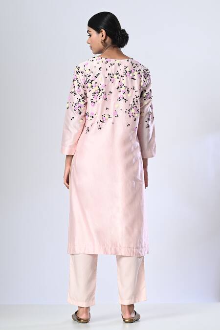 5cross Ajit Kumar Chanderi Embroidered Kurta Pant Set 