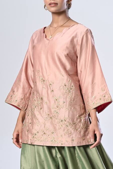 Buy_5cross Ajit Kumar_Pink Chanderi, Tissue Embroidery V-neck Floral Kurta And Contrast Lehenga Set _Online_at_Aza_Fashions