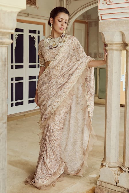 Nikita Vishakha Paisley Print Scallop Edged Saree With Blouse 