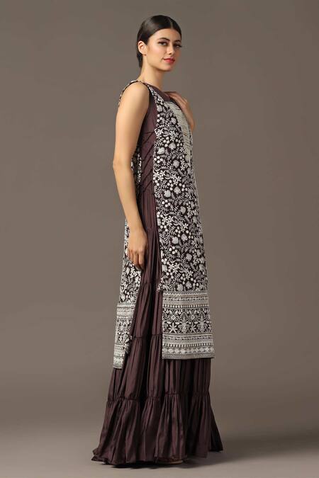 Two Sisters By Gyans_Maroon Georgette Embroidery V-neck Tiered Anarkali With Cape_Online_at_Aza_Fashions