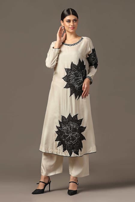 Buy_Two Sisters By Gyans_White Silk, Organza Sequins Round Neck Starburst Embroidered Kurta Set _Online_at_Aza_Fashions