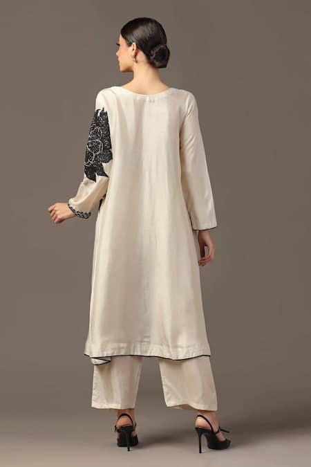 Two Sisters By Gyans_White Silk, Organza Sequins Round Neck Starburst Embroidered Kurta Set _at_Aza_Fashions
