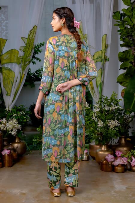 Shop Baise Gaba Green Chiffon, Modal, Satin Round Neck Arthy Botanical Print Kurta Set at Aza Fashions Shop_Baise Gaba_Green Chiffon, Modal, Satin Round Neck Arthy Botanical Print Kurta Set _at_Aza_Fashions