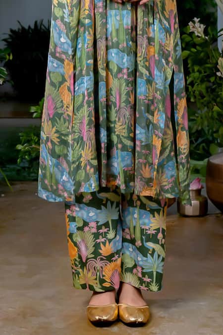 Baise Gaba Green Chiffon, Modal, Satin Round Neck Arthy Botanical Print Kurta Set Online at Aza Fashions Baise Gaba_Green Chiffon, Modal, Satin Round Neck Arthy Botanical Print Kurta Set _Online_at_Aza_Fashions