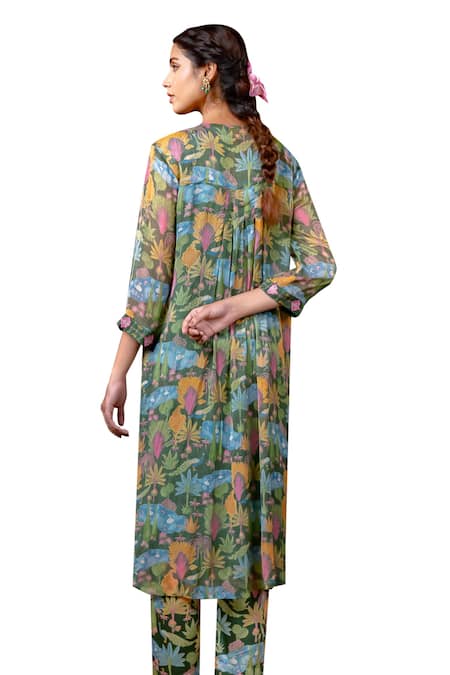 Baise Gaba Green Chiffon, Modal, Satin Round Neck Arthy Botanical Print Kurta Set at Aza Fashions Baise Gaba_Green Chiffon, Modal, Satin Round Neck Arthy Botanical Print Kurta Set _at_Aza_Fashions