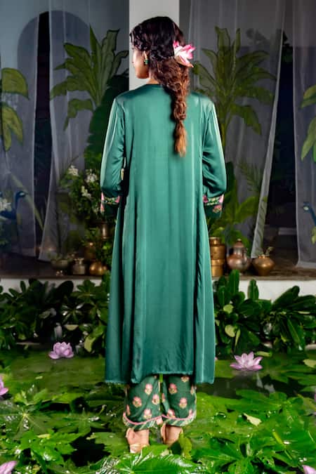 Shop Baise Gaba Green Satin, Silk Embroidery Round Neck Nikita Padma Booti Yoke Print Kurta at Aza Fashions Shop_Baise Gaba_Green Satin, Silk Embroidery Round Neck Nikita Padma Booti Yoke Print Kurta _at_Aza_Fashions