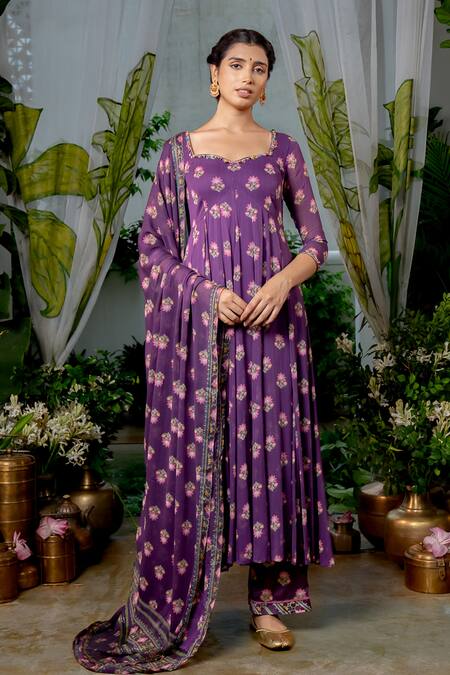 Baise Gaba Purple Georgette Sweetheart Neck Keerthi Petunia Bloom Print Anarkali Online at Aza Fashions Baise Gaba_Purple Georgette Sweetheart Neck Keerthi Petunia Bloom Print Anarkali _Online_at_Aza_Fashions