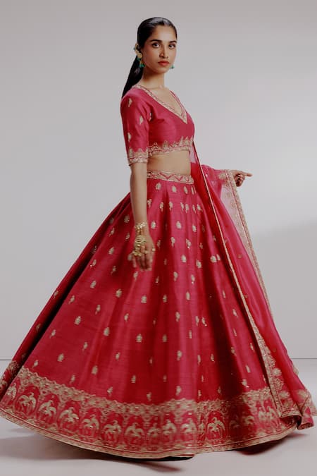 Buy_Taisha_Red , Organza Sequins, Embroidery V-neck Nadira Crane Bird Lehenga Set _Online_at_Aza_Fashions