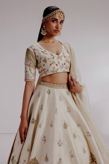 Taisha Ivory , Organza Tassels, Embroidery, Bahaar Mughal Garden Lehenga Set at Aza Fashions Taisha_Ivory , Organza Tassels, Embroidery, Bahaar Mughal Garden Lehenga Set _at_Aza_Fashions