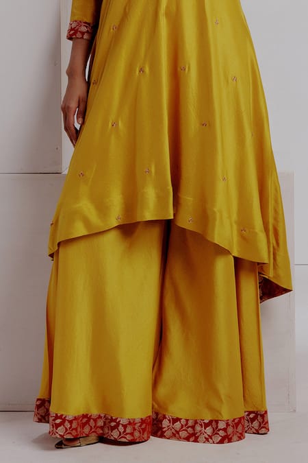 Taisha Yellow Silk Embroidery, Sequins Lori Floral Hand Woven High Low Kurta With Pant Online at Aza Fashions Taisha_Yellow Silk Embroidery, Sequins Lori Floral Hand Woven High Low Kurta With Pant _Online_at_Aza_Fashions