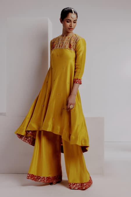 Shop Taisha Yellow Silk Embroidery, Sequins Lori Floral Hand Woven High Low Kurta With Pant Online at Aza Fashions Shop_Taisha_Yellow Silk Embroidery, Sequins Lori Floral Hand Woven High Low Kurta With Pant _Online_at_Aza_Fashions