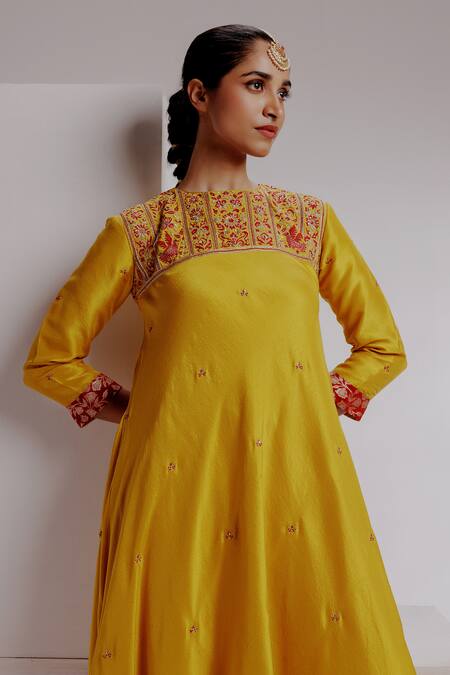 Taisha Yellow Silk Embroidery, Sequins Lori Floral Hand Woven High Low Kurta With Pant at Aza Fashions Taisha_Yellow Silk Embroidery, Sequins Lori Floral Hand Woven High Low Kurta With Pant _at_Aza_Fashions