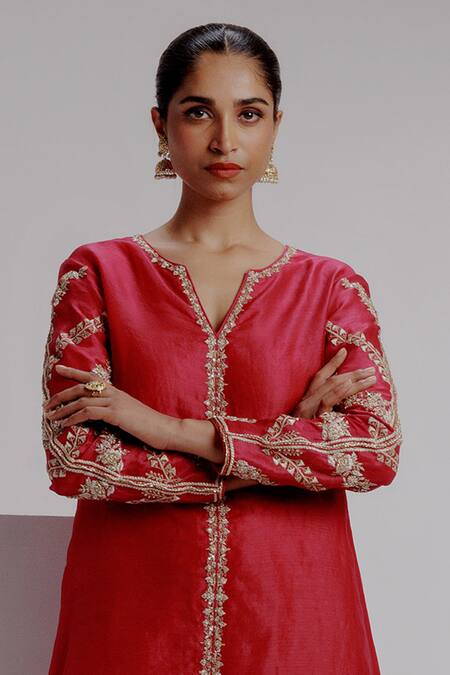 Buy Taisha Red , Organza Sequins, Embroidery Split Gulaab Floral Kurta With Pant Online at Aza Fashions Buy_Taisha_Red , Organza Sequins, Embroidery Split Gulaab Floral Kurta With Pant _Online_at_Aza_Fashions