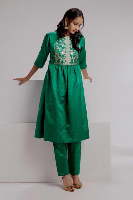 Taisha Green Silk Zari, Embroidery Round Neck Moyna Kurta With Pant Online at Aza Fashions Taisha_Green Silk Zari, Embroidery Round Neck Moyna Kurta With Pant _Online_at_Aza_Fashions