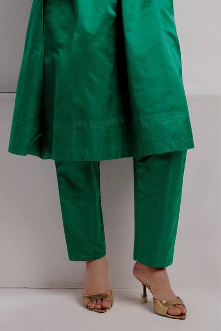 Buy Taisha Green Silk Zari, Embroidery Round Neck Moyna Kurta With Pant Online at Aza Fashions Buy_Taisha_Green Silk Zari, Embroidery Round Neck Moyna Kurta With Pant _Online_at_Aza_Fashions