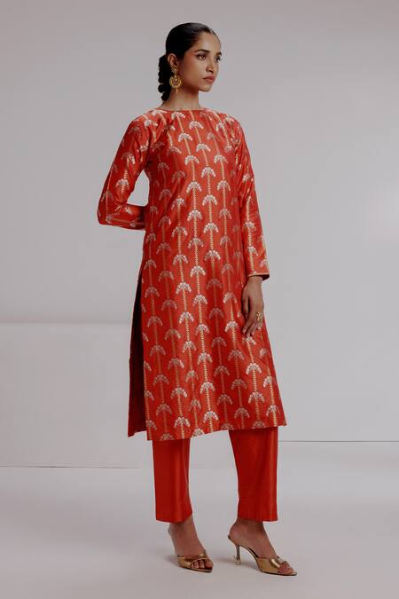 Shop_Taisha_Red Silk Embroidery, Zari Parijat Floral Hand Woven Straight Kurta With Pant _Online_at_Aza_Fashions