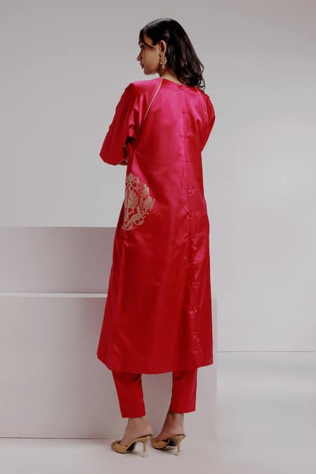 Taisha Pakhi Hand Woven Back Button Down Kurta With Pant 