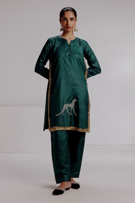 Taisha Nimra Leopard Embroidered Straight Kurta With Pant 