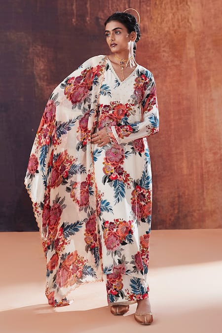 Affroz_Ivory Crepe Sequins, Beads V-neck Floral Print Kurta Set _Online_at_Aza_Fashions