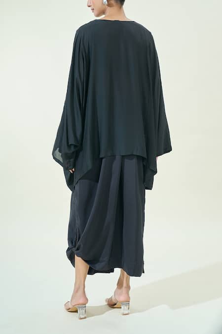 Anamika Khanna Embroidered Short Kurta & Lungi Skirt Set 