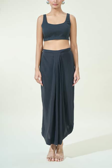 Anamika Khanna Black Silk Sequins, Embroidery Split V-neck, Round Short Kurta And Lungi Skirt Set Online at Aza Fashions Anamika Khanna_Black Silk Sequins, Embroidery Split V-neck, Round Short Kurta And Lungi Skirt Set_Online_at_Aza_Fashions