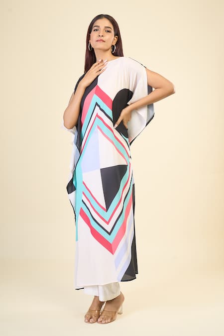 Buy_Naintara Bajaj_Beige Georgette Boat Neck Geometric Print Asymmetric Straight Kaftan _Online_at_Aza_Fashions
