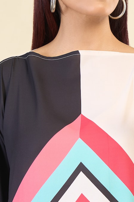 Naintara Bajaj_Beige Georgette Boat Neck Geometric Print Asymmetric Straight Kaftan _at_Aza_Fashions