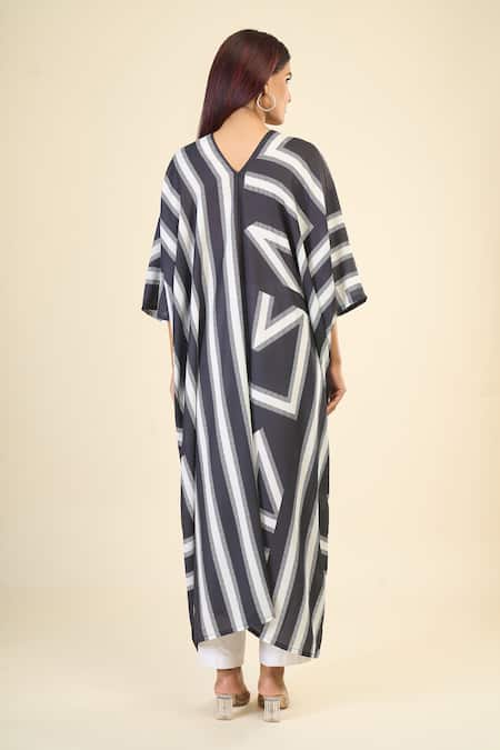Shop_Naintara Bajaj_Black V-neck Geometric Stripe Print Tie Up Kaftan _at_Aza_Fashions