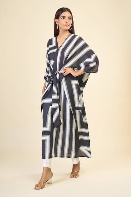 Naintara Bajaj_Black V-neck Geometric Stripe Print Tie Up Kaftan _Online_at_Aza_Fashions