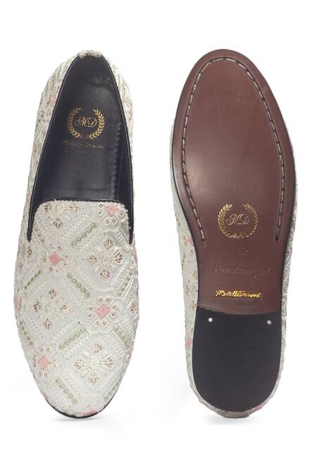 Buy Domani Cream Jaipuri Floral Embroidered Slip-on Online at Aza Fashions Buy_Domani_Cream Jaipuri Floral Embroidered Slip-on _Online_at_Aza_Fashions