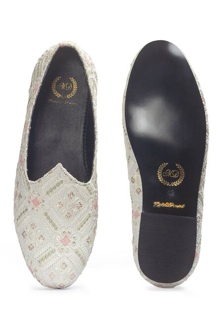Buy Domani Cream Embroidered Jaipuri Floral Juttis Online at Aza Fashions Buy_Domani_Cream Embroidered Jaipuri Floral Juttis _Online_at_Aza_Fashions