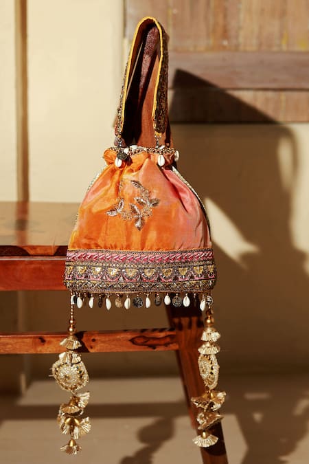 THE TAN CLAN Kashvi Flower Woven Potli 