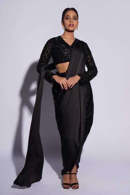 Ashutosh Joshi_Black Net, Crepe Diamonds, Embroidery V-neck Rayaaa Hand Pre-draped Saree Set _Online_at_Aza_Fashions